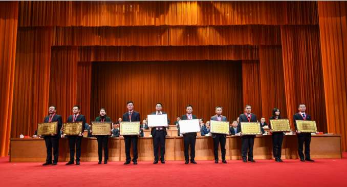 AG手机登录入口蝉联殊荣